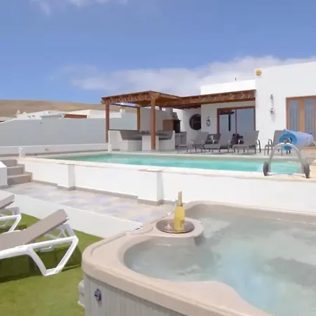 Suenos Private Pool - Jacuzzi And Sea View Villa *